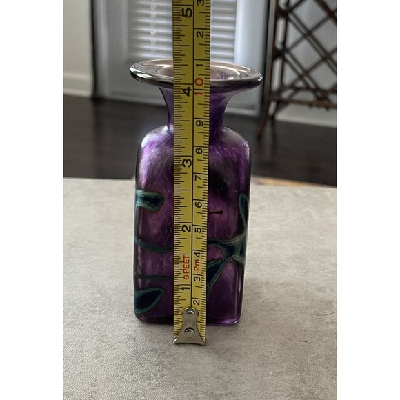 Robert Held 4” Small Triangular Purple Bud Vase w/Iridescent Swirl Design SIGNED - Picture 11 of 12